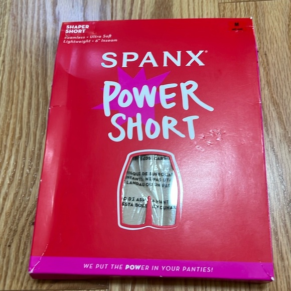 Spanx medium soft nude power shorts . - Picture 1 of 5